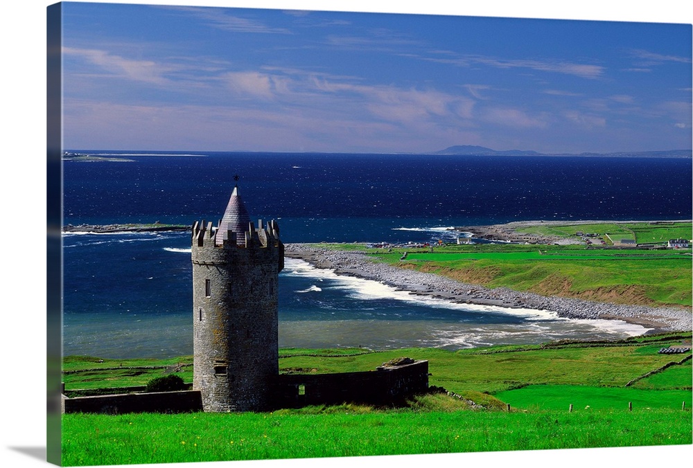 Ireland, County Clare, Coastline near Doolin village