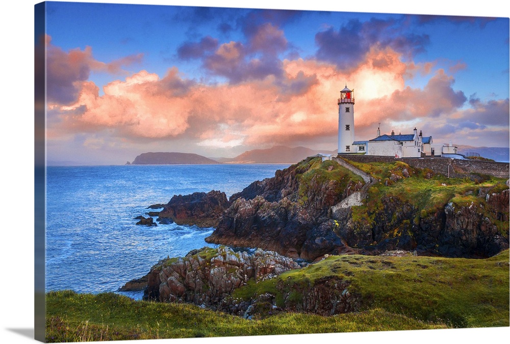 Ireland, Donegal, Fanad Head lighthouse at sunrise.