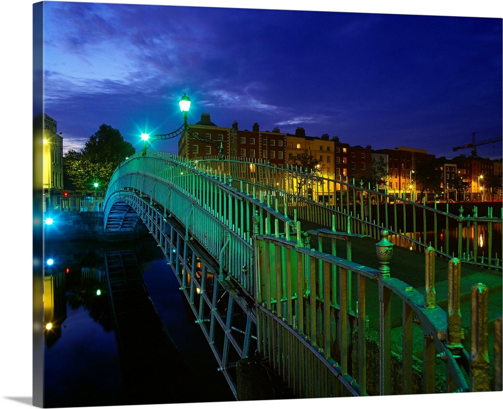 Ireland, Dublin, Half penny Bridge, night view