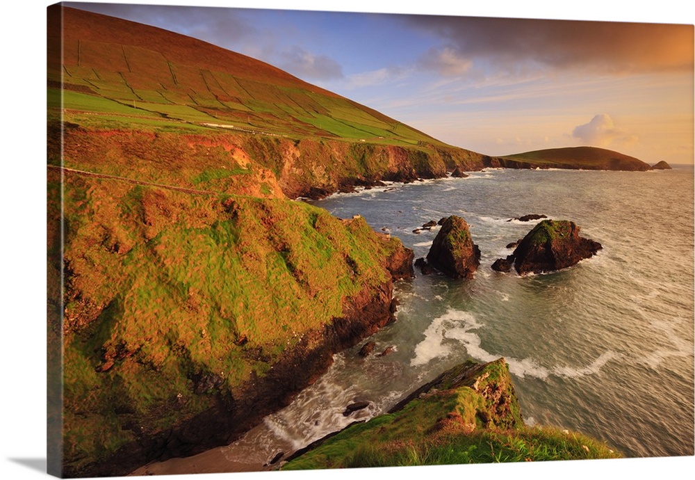 Ireland, Kerry, View of the cliffs at Slea Head, Ireland's westernmost point