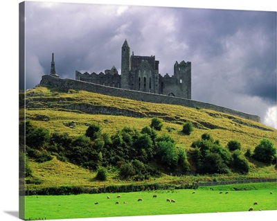 Ireland, Tipperary, Rock of Cashel, a complex of Medieval buildings