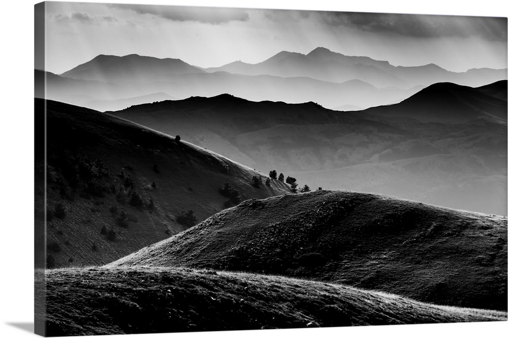 Italy, Abruzzo, Gran Sasso National Park, View from Campo Imperatore.
