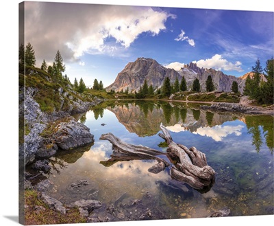 Italy, Alps, Dolomites, Cadore, Cortina D'ampezzo, Limides Or Limedes Lake, Lagazuoi