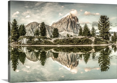 Italy, Alps, Dolomites, Tofana, Cadore, Cortina D'ampezzo, Limides Or Limedes Lake