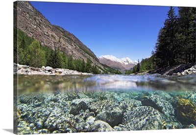 Italy, Aosta Valley, The stream on the bottom of the valley