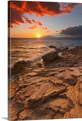 Italy, Calabria, Mediterranean sea, Leucopetra Cliffs at sunset