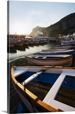 Italy, Campania, Capri, Marina Grande, Harbour, sunrise