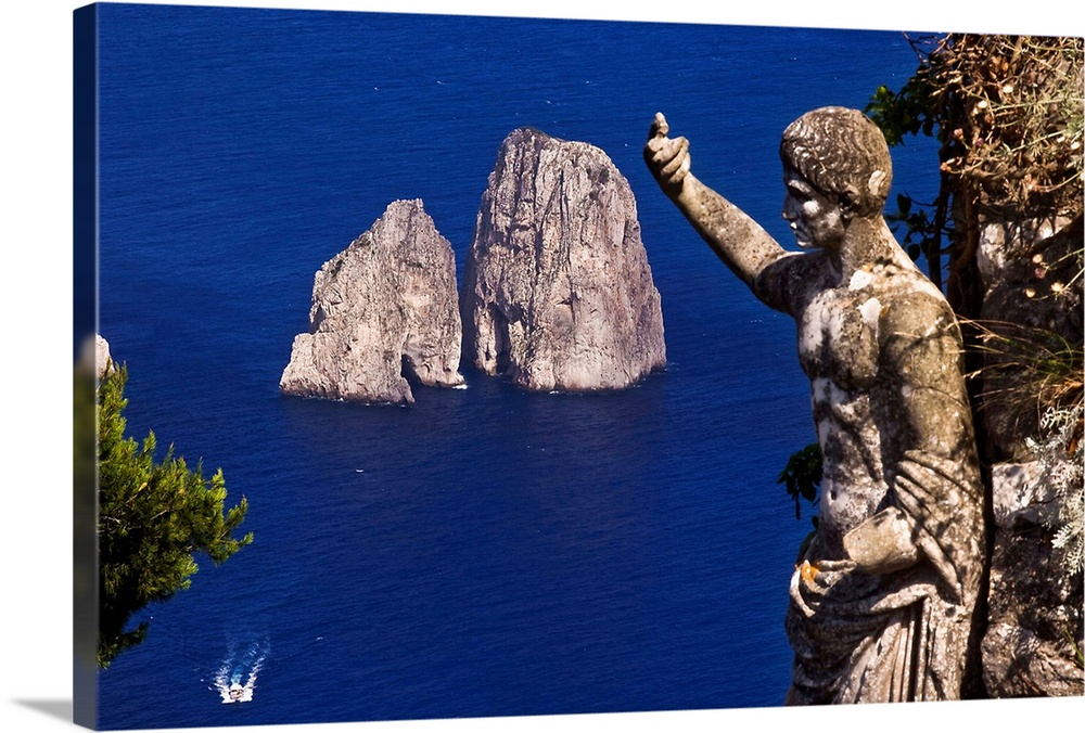 Italy, Campania, Capri, the statue of Emperor Augustus and the Faraglioni