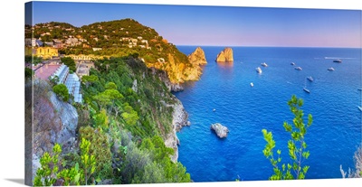 Italy, Campania, Tyrrhenian Coast, Capri, Punta Tragara, Belvedere, Faraglioni