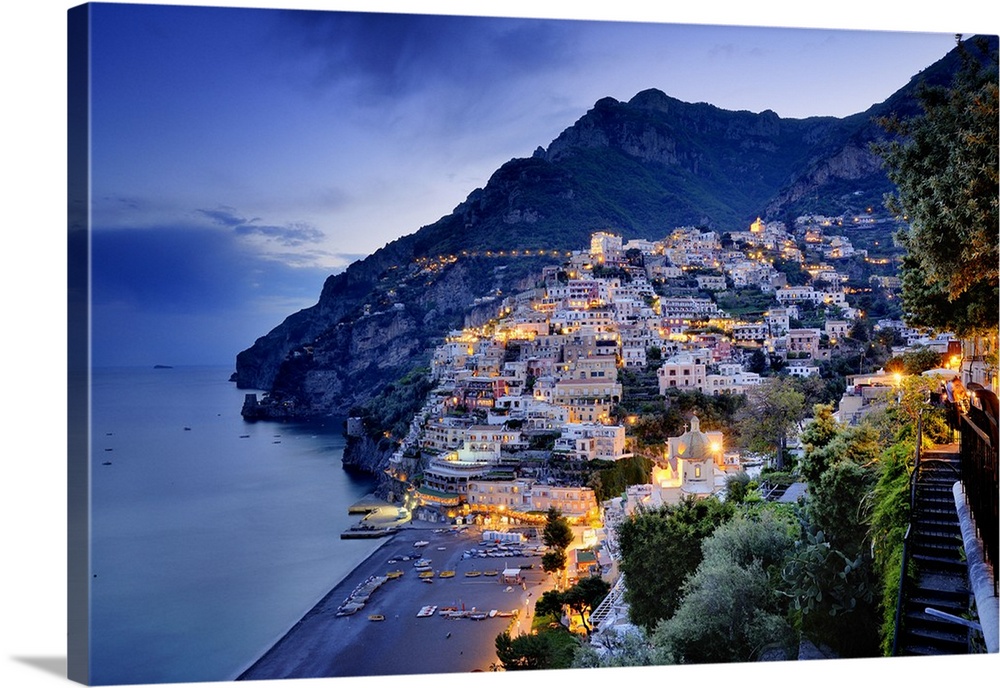 Italy, Campania, Tyrrhenian coast, Positano, Peninsula of Sorrento, Evening
