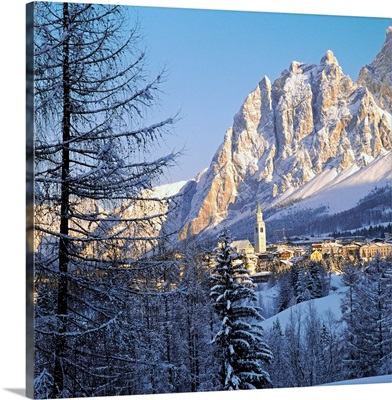 Italy, Dolomite, Belluno, Cortina, Panorama towards Pomagagnon group