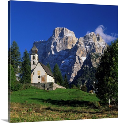 Italy, Dolomites, Pelmo, Val Fiorentina, Santa Fosca church towards Mount Pelmo