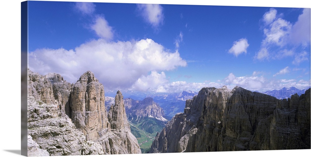 Italy, Dolomites, Sella, view towards Val de Mesdi, Colfosco and Sassongher
