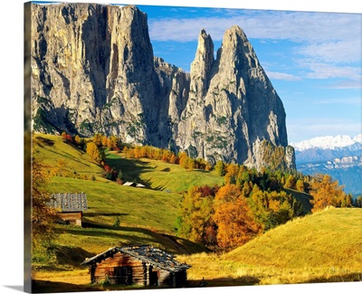 Italy, Dolomites, Swiss Alps (Seiser Alm), view towards Sciliar (Schlern)