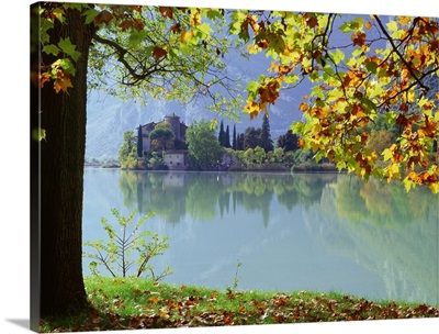 Italy, Dolomites, Trentino, Lago di Toblino, view towards the lake and the castle
