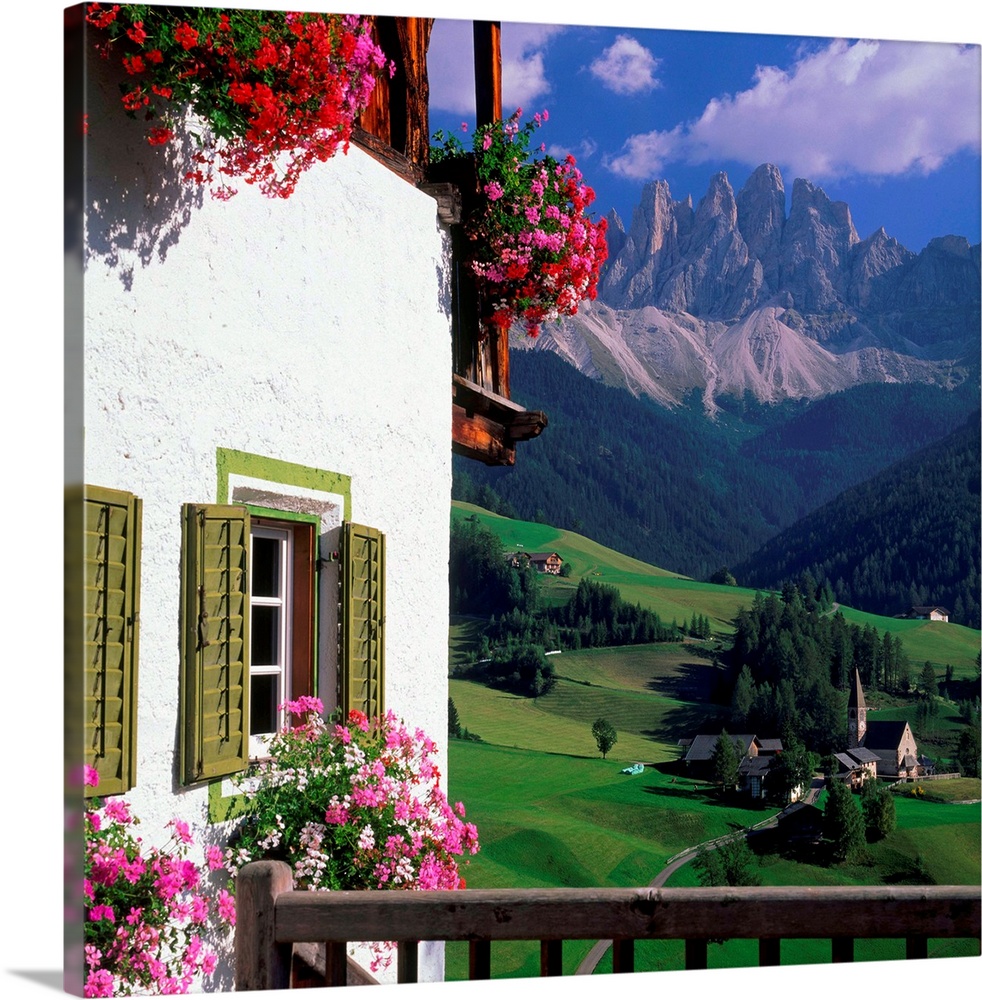 Italy, Dolomites, Val di Funes, view towards the Odle Range (Geisler Gruppe)
