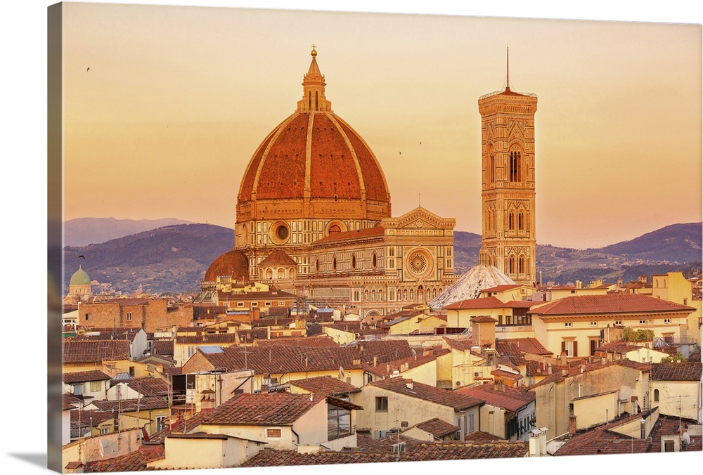 Italy, Tuscany, Firenze district, Florence, Duomo Santa Maria del Fiore, Duomo and Giotto's Bell Tower at sunset.