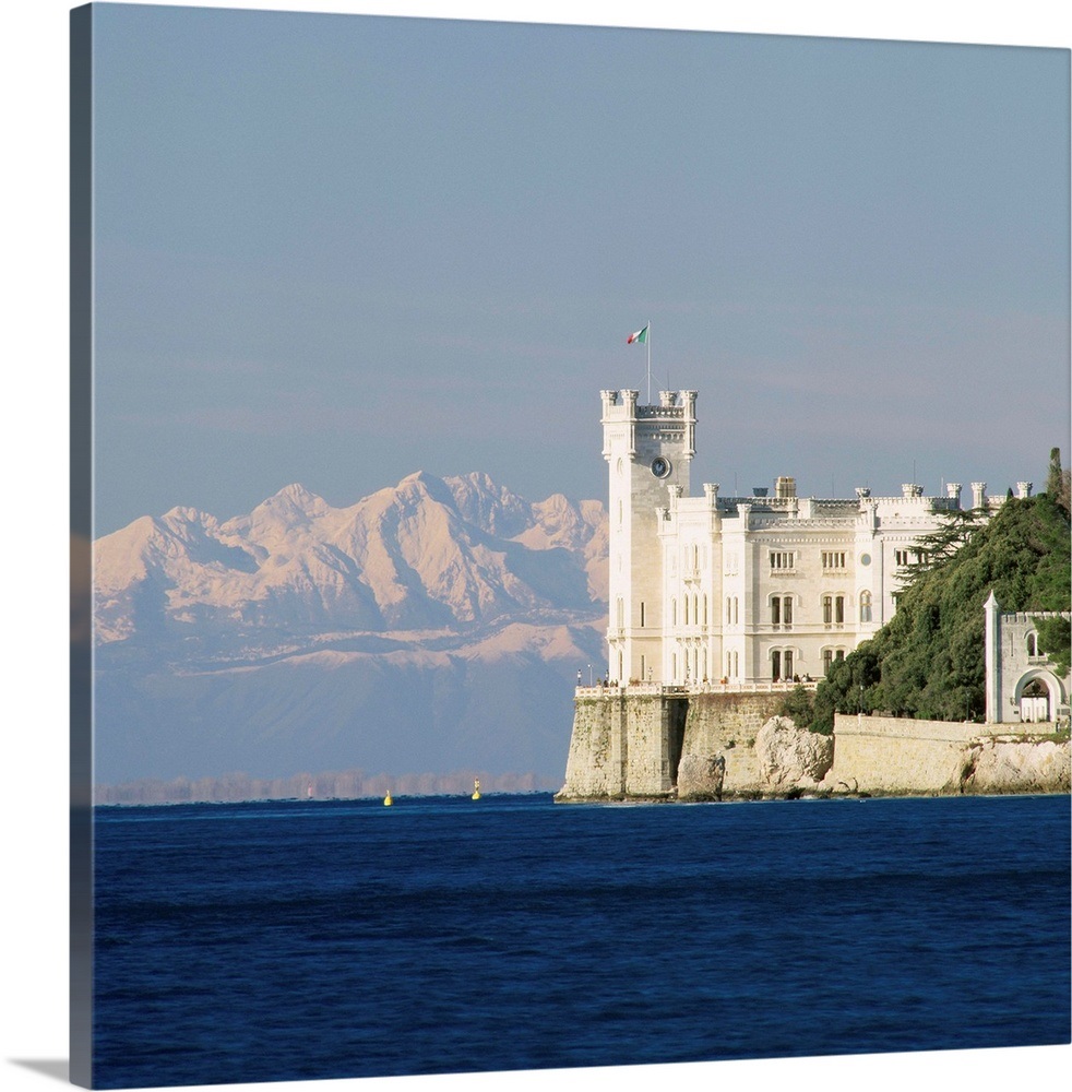Italy, Friuli-Venezia Giulia, Trieste, Castello di Miramare, Monte