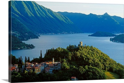 Italy, Lake Como, Varenna, view of lake