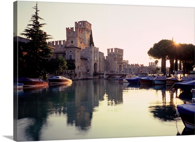 Italy, Lake Garda, Sirmione, castle