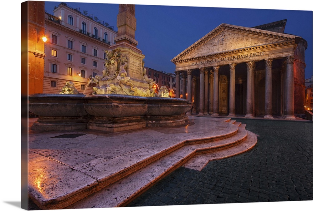 Italy, Latium, Roma district, Rome, Pantheon, Piazza della Rotonda at dawn.
