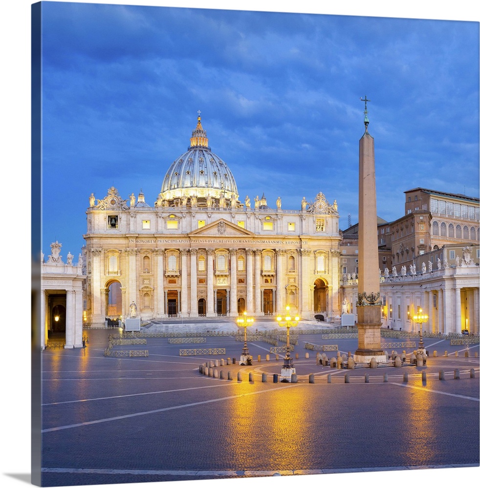 Italy, Latium, Vatican City, Roma district, Rome, Saint Peter's Square, Saint Peter's Basilica