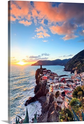 Italy, Liguria, Mediterranean Sea, Parco Nazionale Delle Cinque Terre, Vernazza