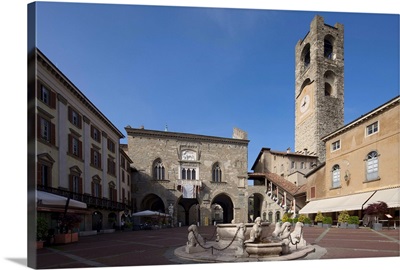 Italy, Lombardy, Bergamo district, Bergamo, Bergamo Alta, Piazza Vecchia
