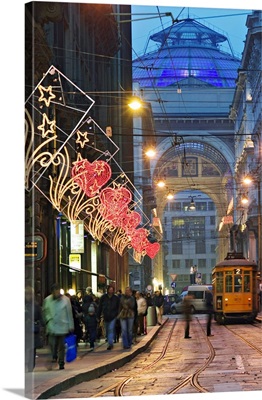 Italy, Lombardy, Milan, View from Via Tommaso Grossi at Christmas
