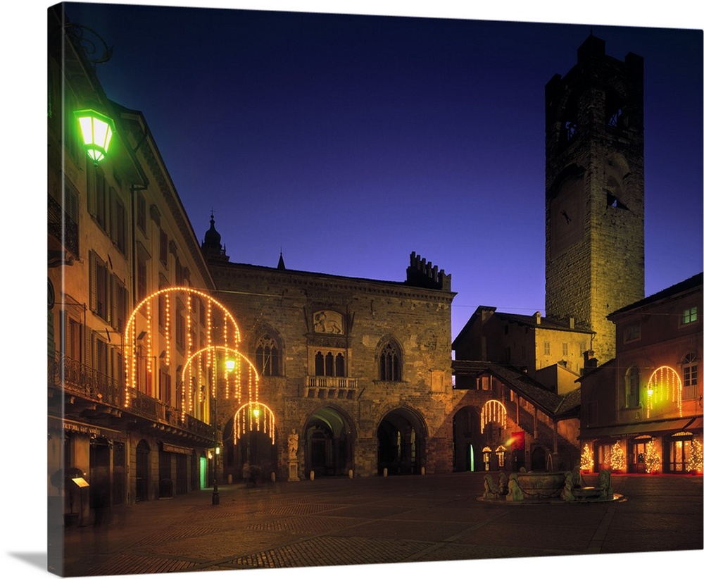 Italy, Lombardy, The Piazza Vecchia in Alta Bergamo