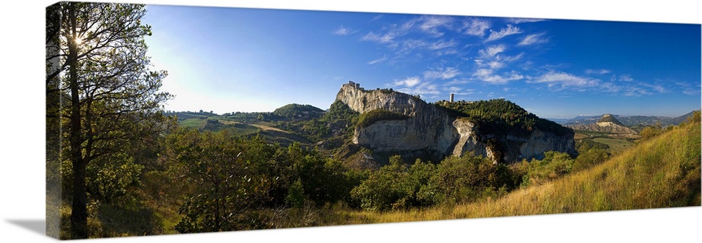 Italy, Marches, Montefeltro, Pesaro e Urbino, The Forte, the village and the Rupe