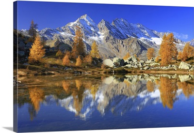 Italy, Piedmont, Alps, Le Levanne Are Reflected In One Of The Bellagarda Lakes In Autumn