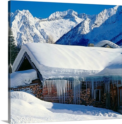 Italy, Piedmont, Alps, Ossola, Valle Anzasca, Macugnaga, Typical chalet