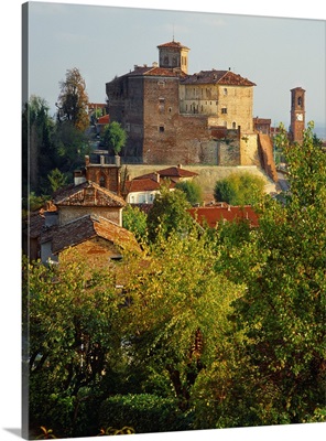 Italy, Piedmont, Monferrato, Moncucco Torinese village, the castle