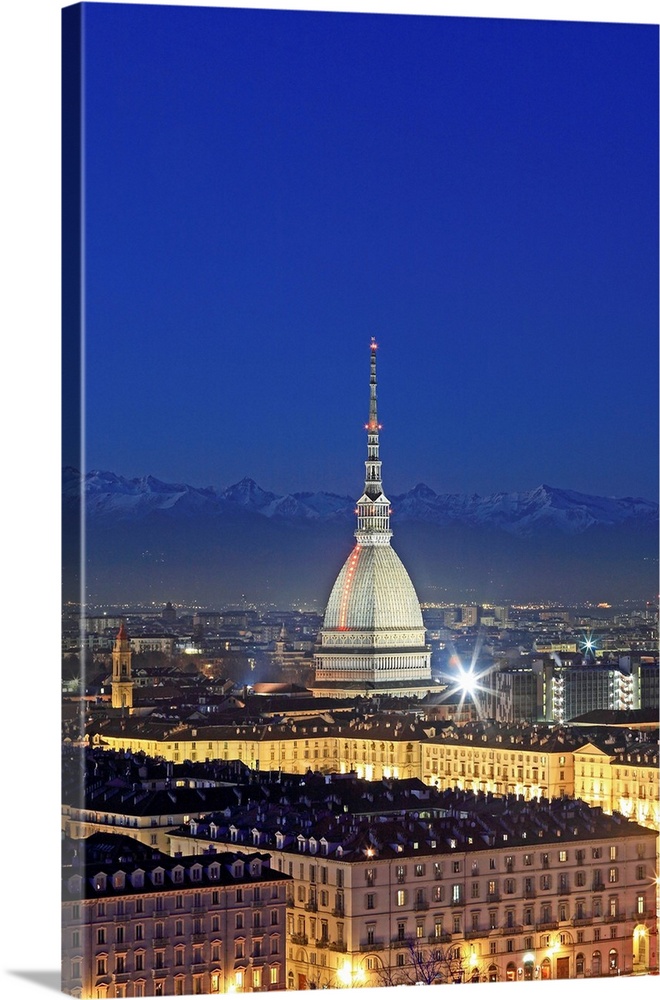 Italy, Piedmont, Torino district, Turin, Mole Antonelliana, Mole Antonelliana and Alps in Background.