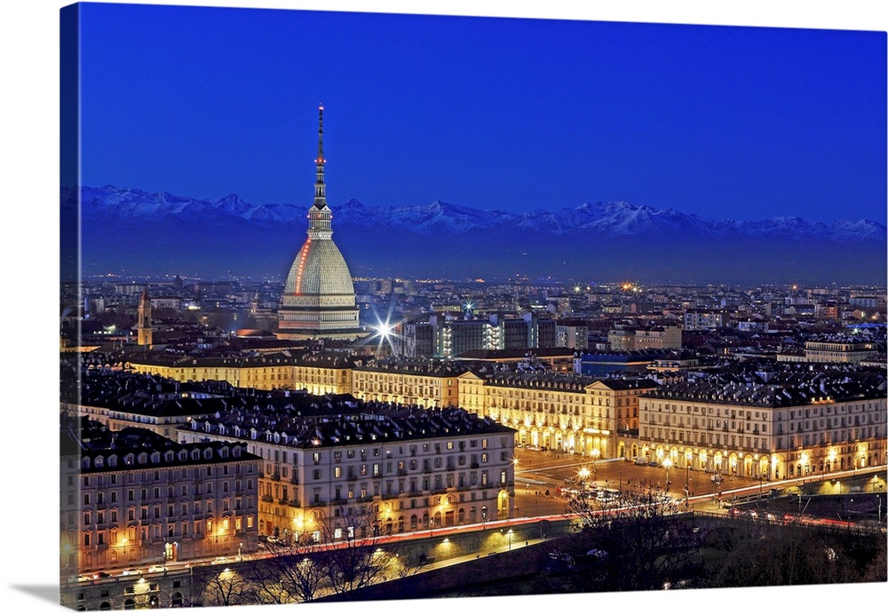 Italy, Piedmont, Torino district, Turin, Mole Antonelliana, Mole Antonelliana and Alps in background.