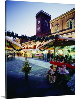 Italy, Piedmont, Turin, Christmas market in front of the shipyard