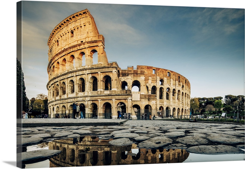 Italy, Rome, Seven Hills of Rome, Colosseum with reflection.