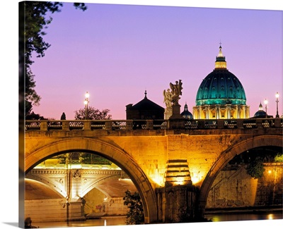 Italy, Rome, Tevere, Capital of San Pietro, St. Angelo castle and bridges