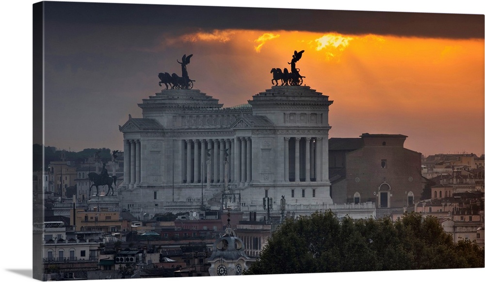Italy, Rome, Vittorio Emanuele Monument, commonly called Altar of the Fatherland.
