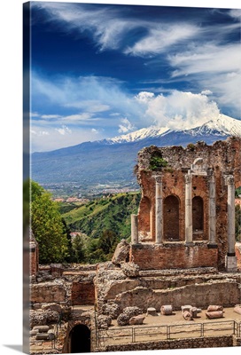 Italy, Sicily, Messina district, Taormina, Greek theatre, Mount Etna in background