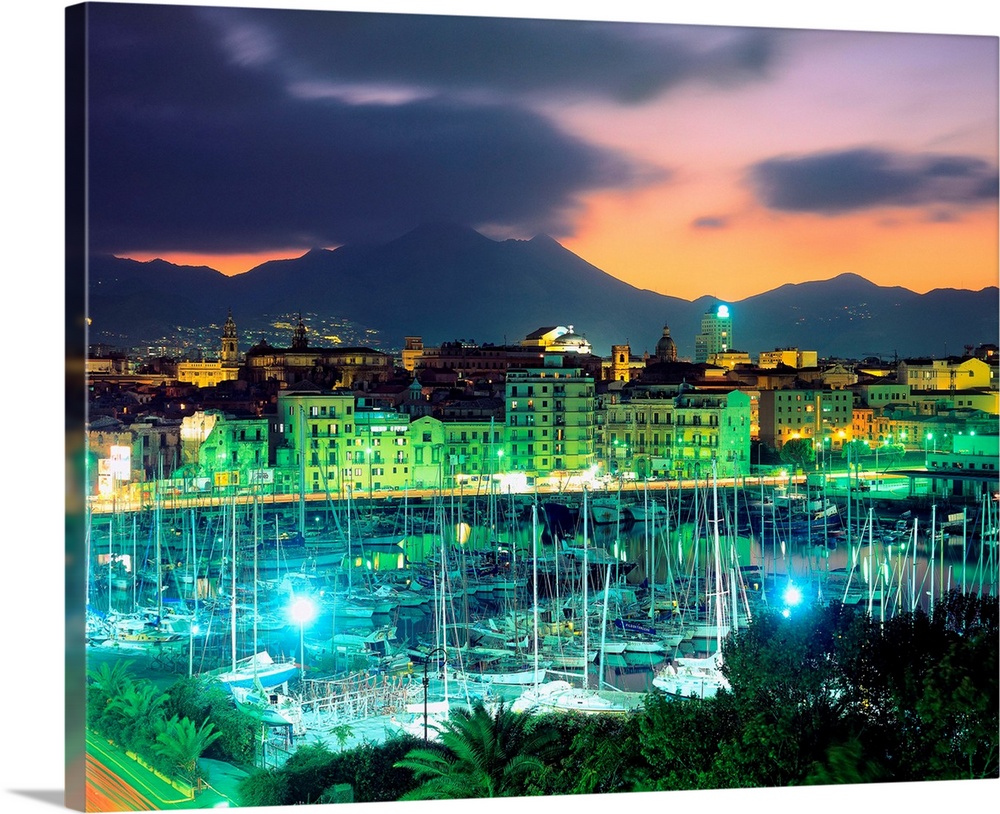 Italy, Sicily, Palermo, harbor and old town of Palermo