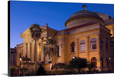 Italy, Sicily, Palermo, Teatro Massimo, Christmas decorations