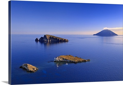 Italy, Sicily, Panarea, Bottaro, Lisca Bianca, Basiluzzo islets and Stromboli island