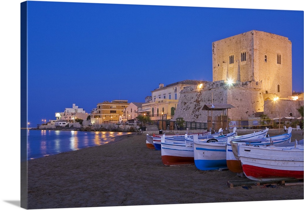 Italy, Sicily, Pozzallo, Mediterranean area, Mediterranean sea, Ragusa district, Travel Destination, Beach and Cabrera tower