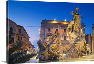 Italy, Sicily, Siracusa district, Siracusa, Archimede square, Diana fountain