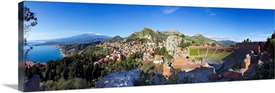 Italy, Sicily, Taormina, Greek theatre and Mount Etna in background