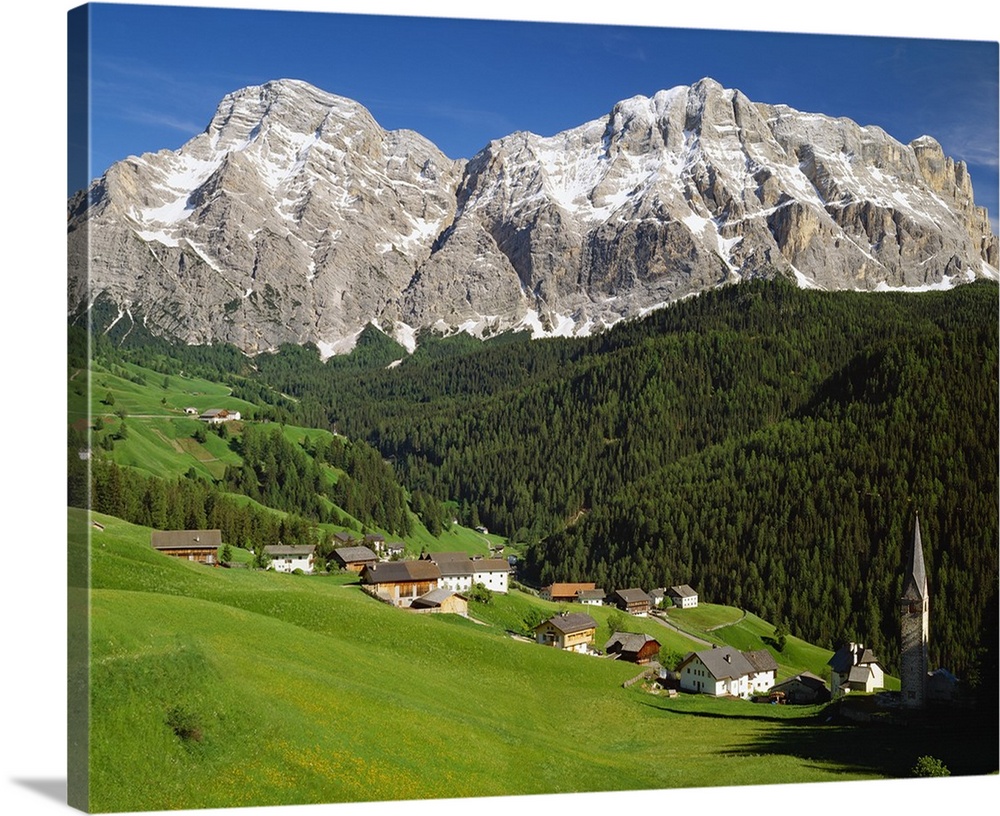 Italy, South Tyrol, Alta Badia, La Valle (Wengen), view towards Cima Dieci