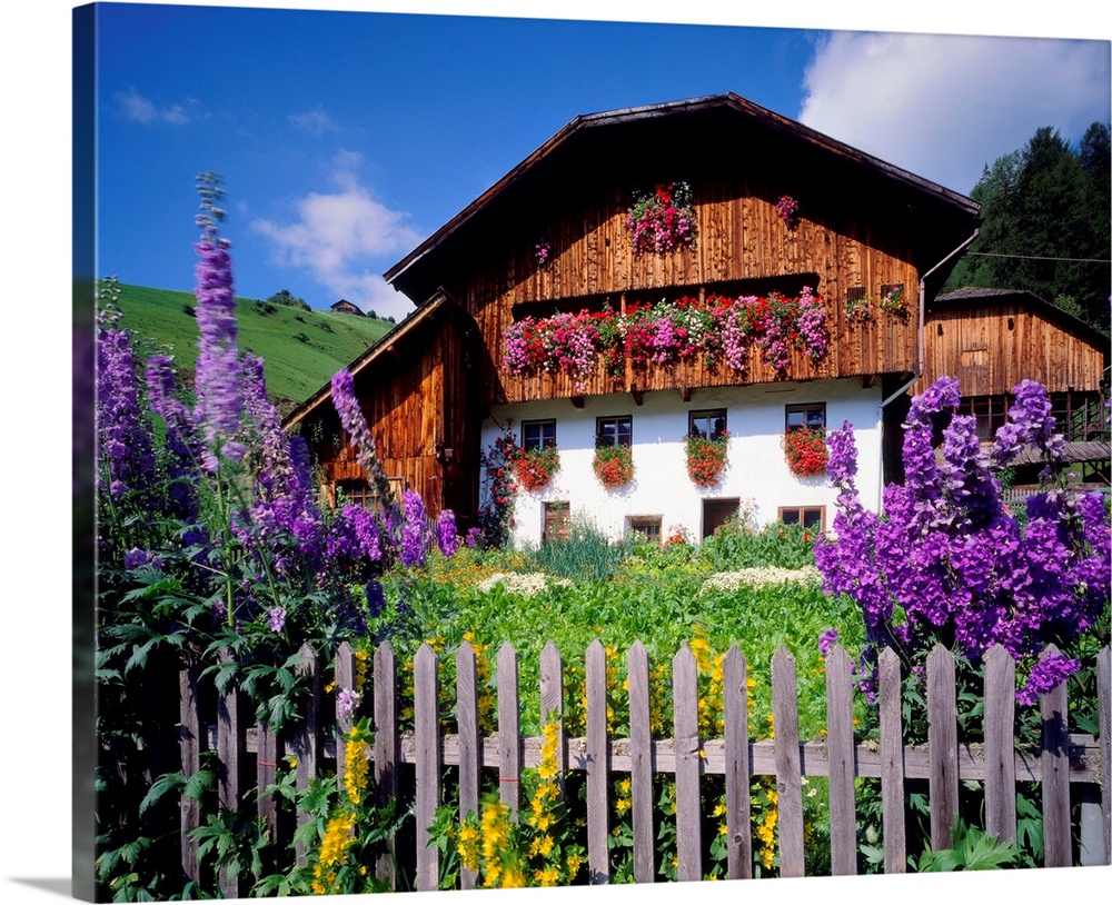 Italy, South Tyrol, typical 'maso' (farm-house) with kitchen garden