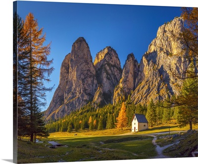 Italy, Sudtirol, Alps, Gardena Valley, Vallunga, Chapel Of San Silvestro, Piz Dai Schic